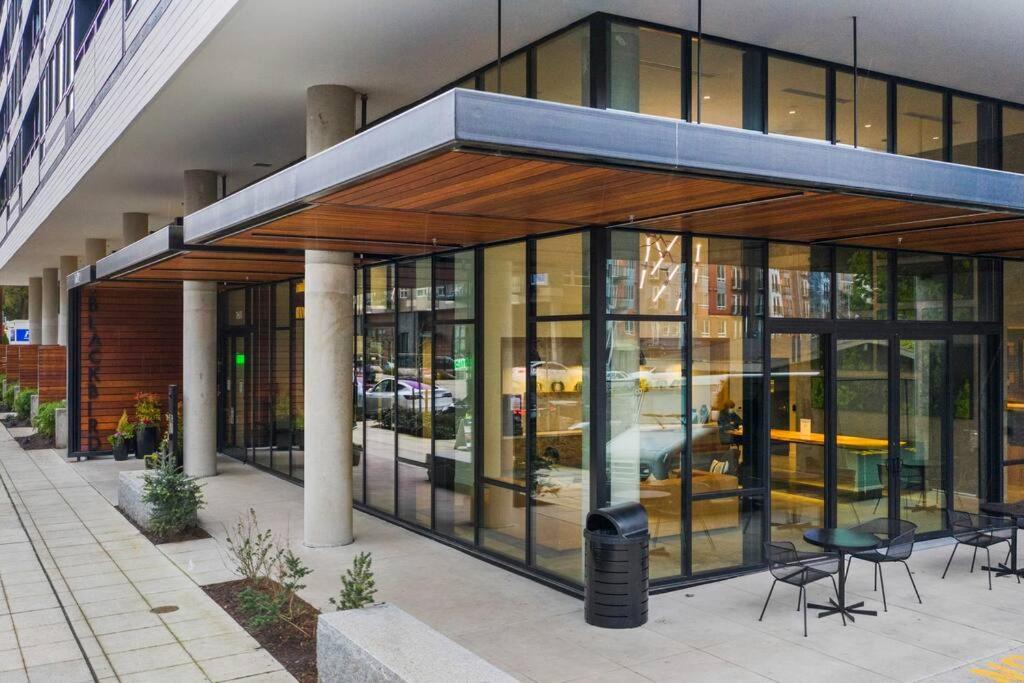 Airy And Open Corner Loft - 92 Walkscore Redmond Exterior photo