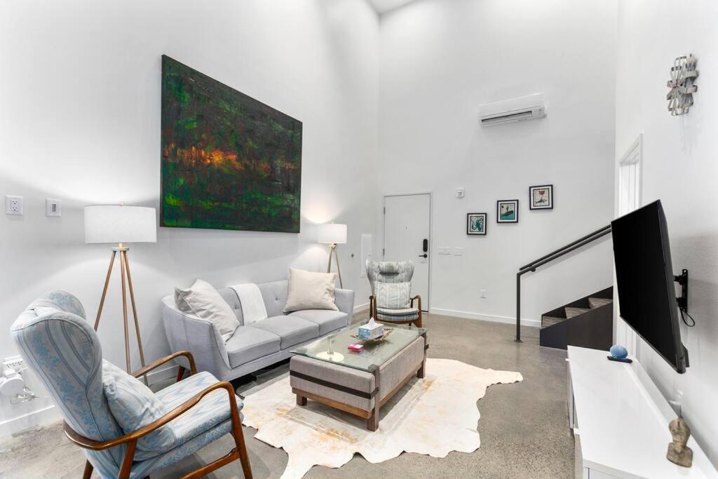 Airy And Open Corner Loft - 92 Walkscore Redmond Exterior photo