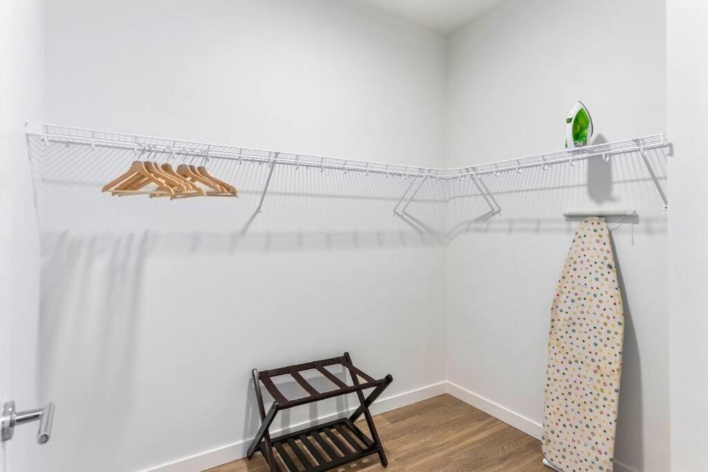 Airy And Open Corner Loft - 92 Walkscore Redmond Exterior photo